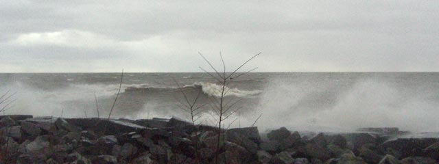 Waves crashing on the rocks at Edgewater Park