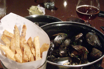 Mussels, fries and beer for supper