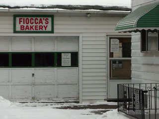 Fiocca's Bakery with "closed" signs